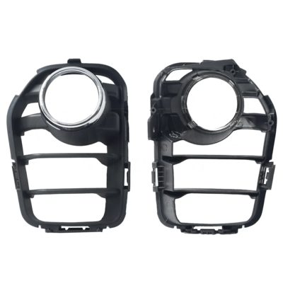 Left grille insert with hole for faro aux with arillo cromo of facia front