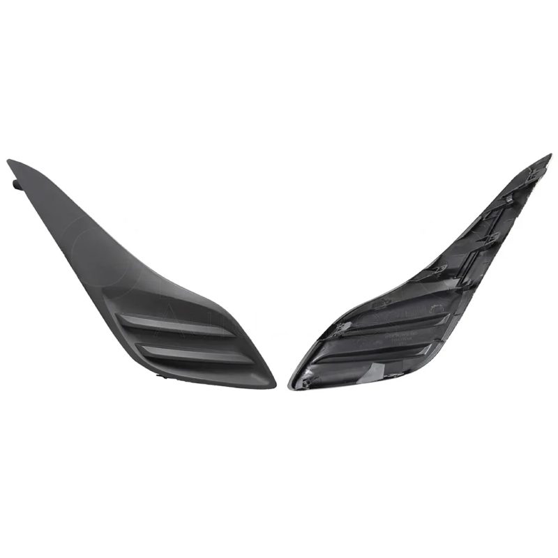 Rejilla derecho sin hoyo para faro aux de facia delantero (Sedan / hatchback)
