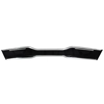 Parrilla negra con filos cromos (Sedan / hatchback)