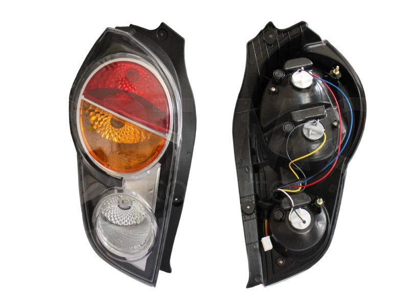 Left tail light with harness (Rojo / ambar / blanco)