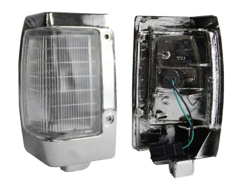 Corner light esq left cromo claro with harness (Empaque / 2 piezas)