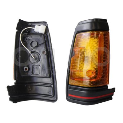 Corner light esq right black linea roja with harness (Empaque / 2 piezas)